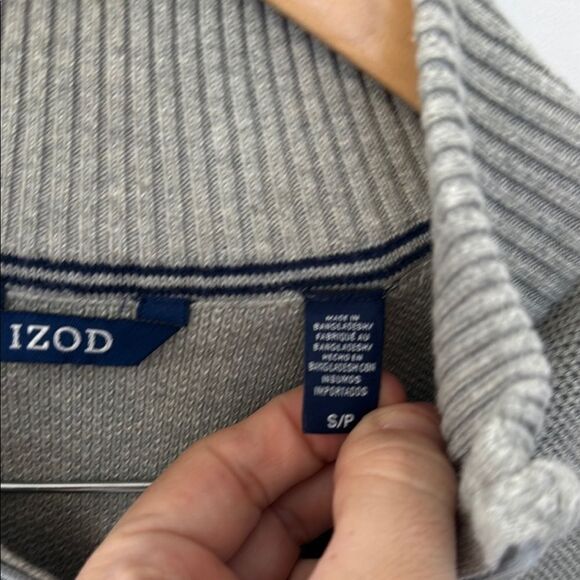IZOD Men's Gray Half-Zip Sweater - Picture 3 of 4